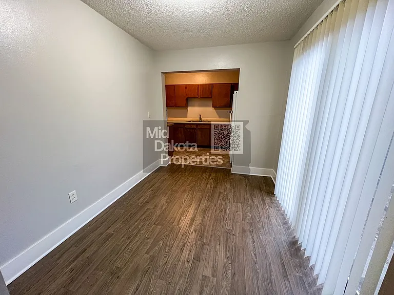 523 W 2nd Ave — Photo 12