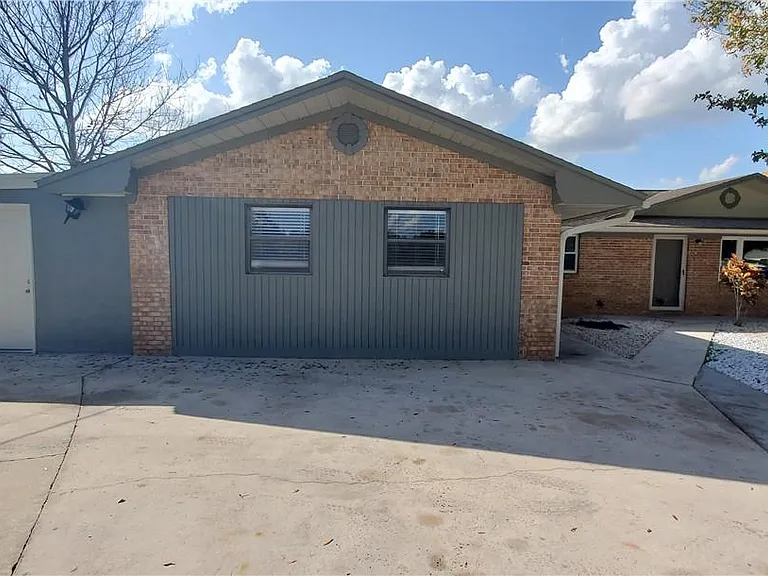 1420 Simmons Rd #1 — Photo 2