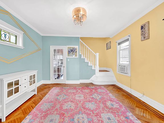 5th image of 1669 Kimball St