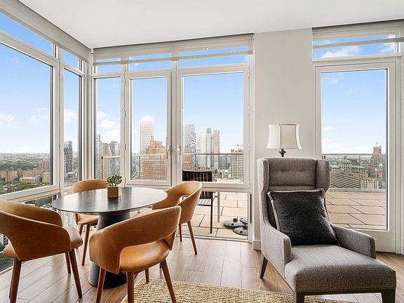 4th image of 120 Nassau St APT 32B
