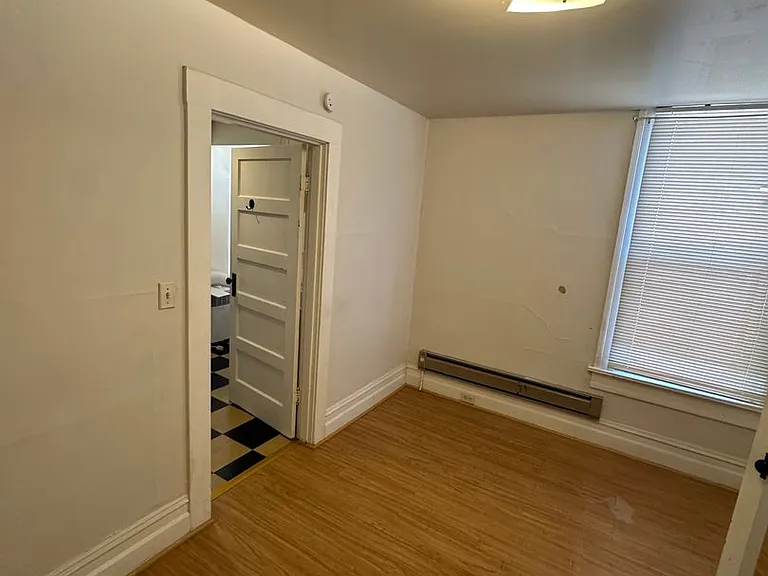 1207 W Washington St — Photo 12