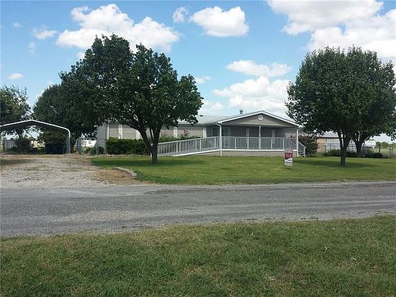 4th image of 2687 Fall Brook Dr