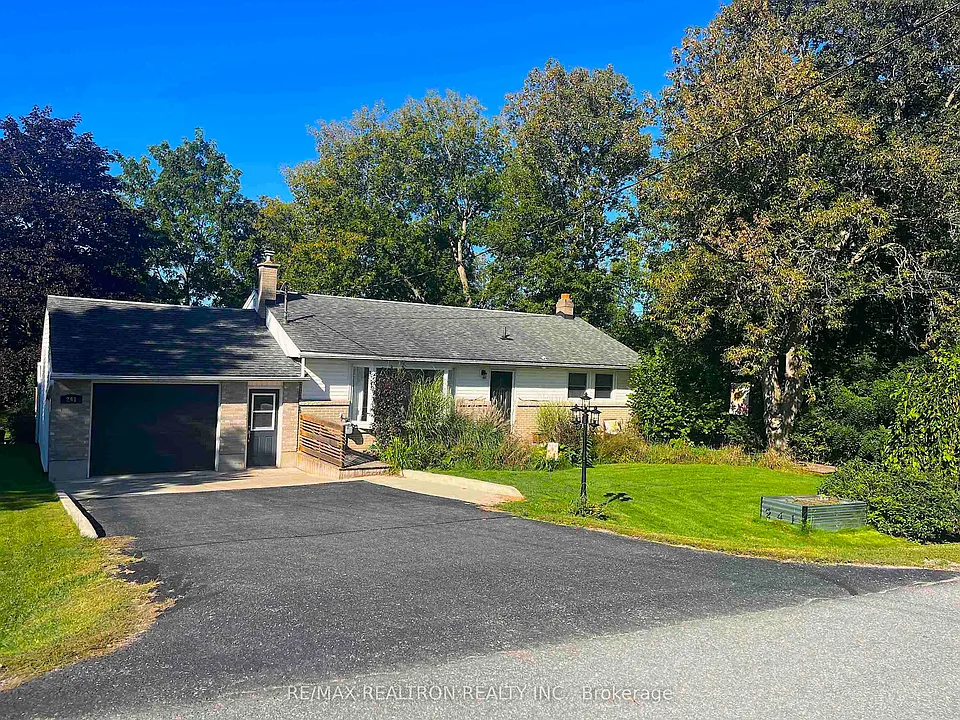 241 Westbury Ave #MAIN FLOOR