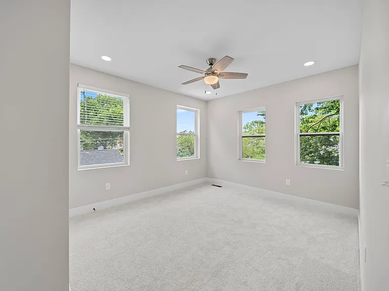 2589 Dayton Ave — Photo 27