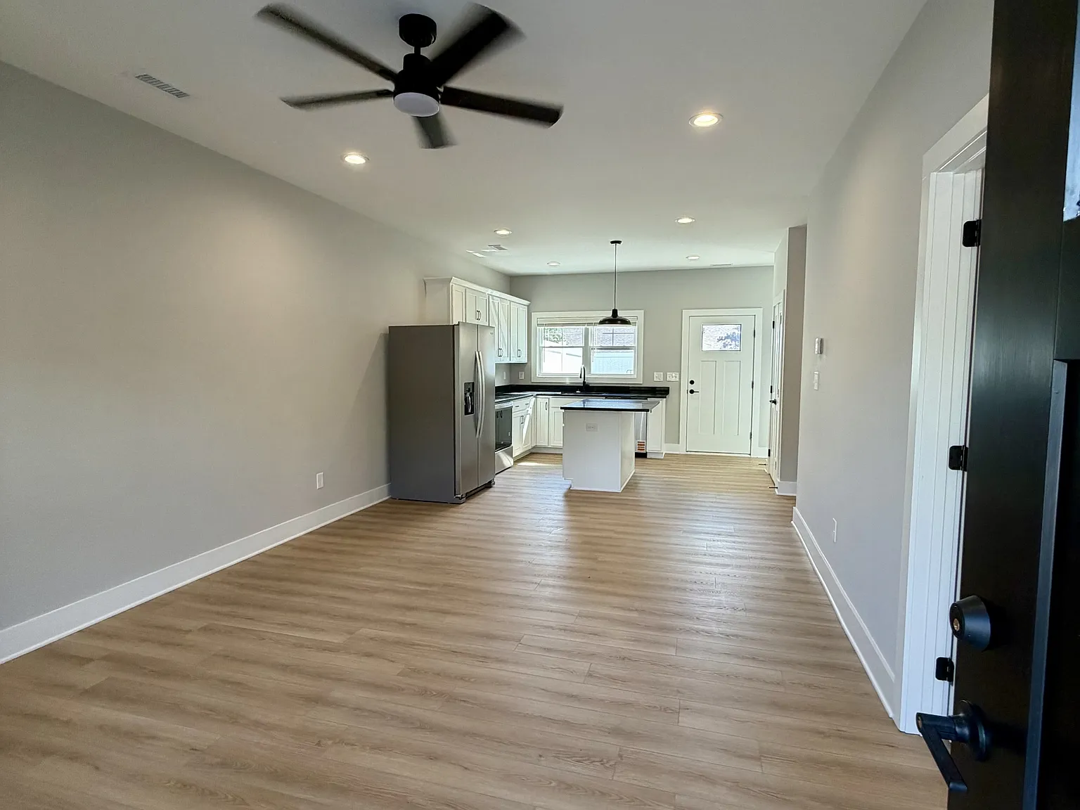 118 Beechwood Dr — Photo 2