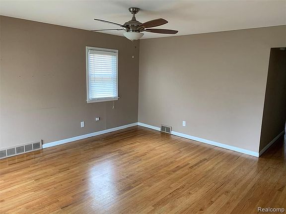 5th image of 4507 Woodland Ave