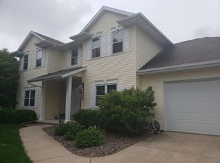 3069 Harbor Winds Dr, Suamico, WI 54173