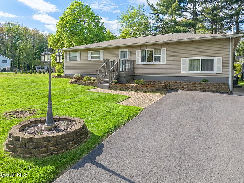 3rd image of 36 Fruitwood Drive
