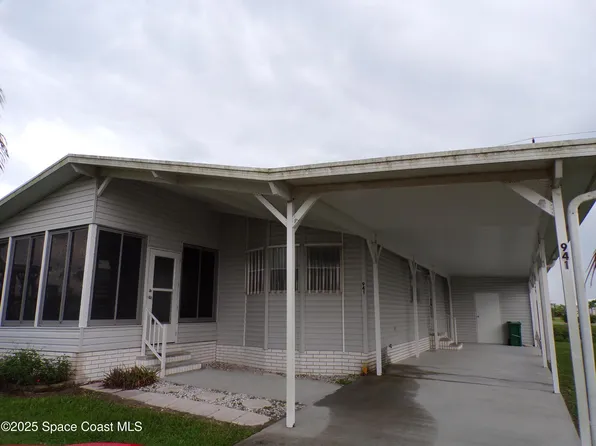 941 Wren Cir, Barefoot Bay, FL 32976