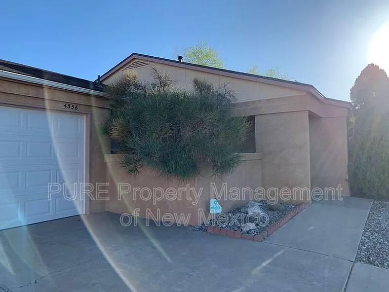 4556 Platinum Dr NE — Photo 2