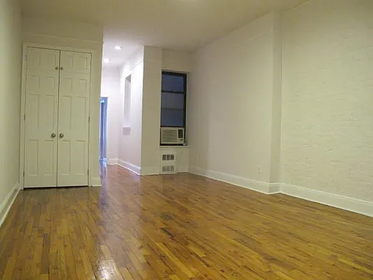 Rented by Metropolis Real Estate of Manhattan | media 63