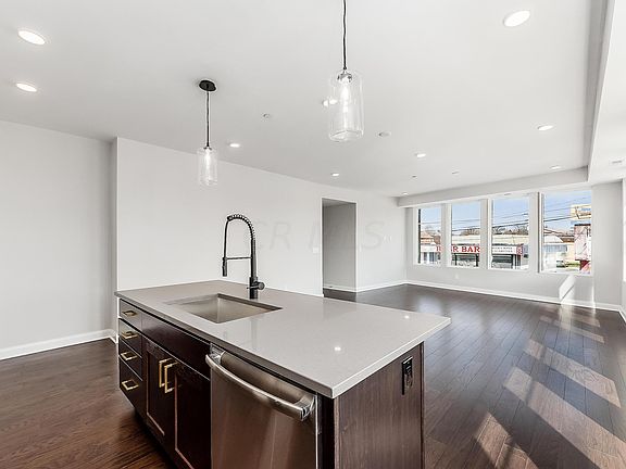 5th image of 207 E 5th Ave