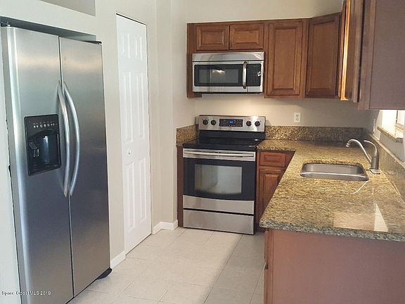 5th image of 581 Hillsdale Ave NW