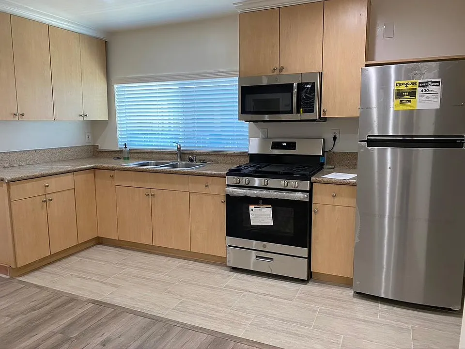 5657 Laurel Canyon Blvd #205