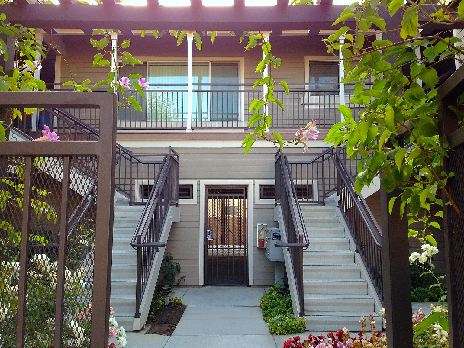 2 bed, $2,700 — Photo 3