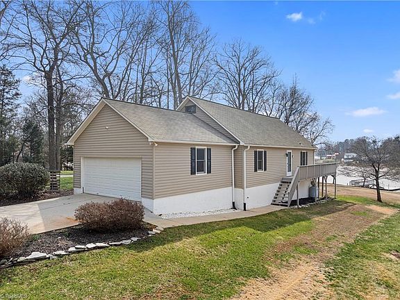 2nd image of 1016 Ervin Dr