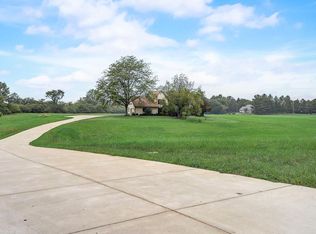 523 N Waterville Rd, Oconomowoc, WI 53066