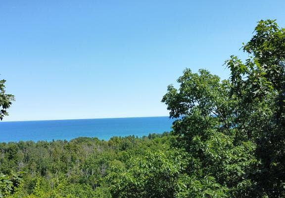 5th image of 2731 N Lakeshore Dr