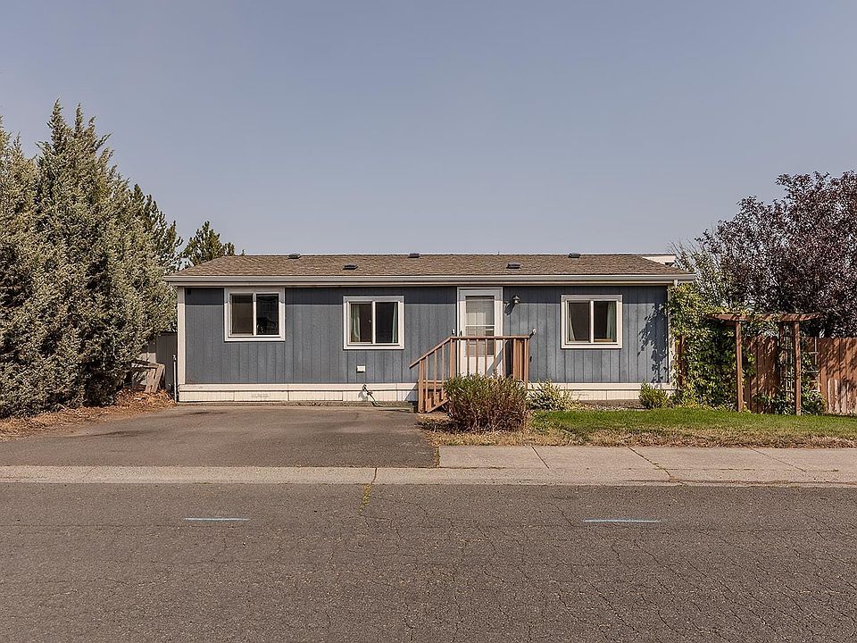 1st image of 260 NW Golden Hills Dr Spc 7