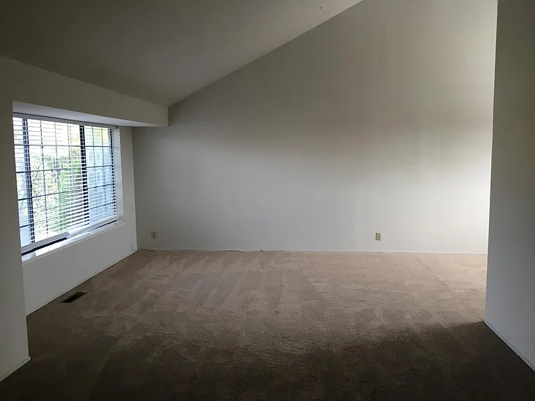 16840 Columbia Dr — Photo 6