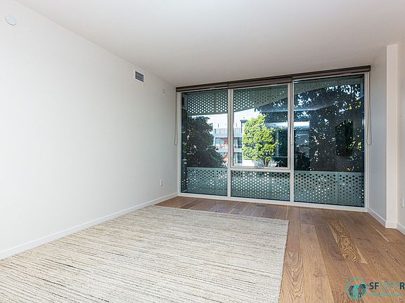 4th image of 3131 Pierce St #202