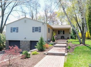 18 Wilton Dr, Allendale, NJ 07401