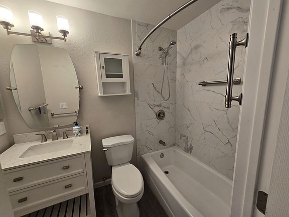 5th image of 8432 El Arroyo Dr