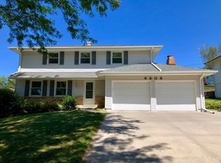 9808 Saratoga St, Omaha, NE 68134