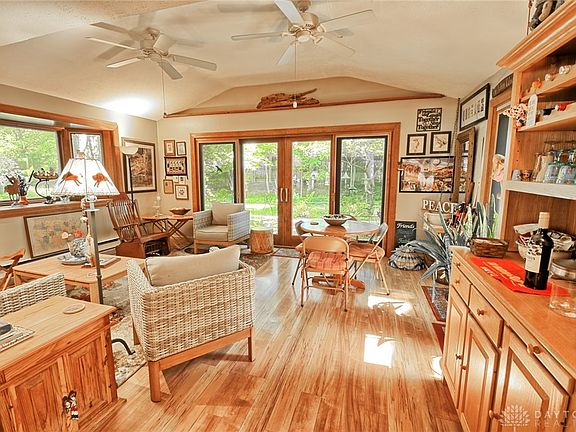 5th image of 1113 Green Tree Dr
