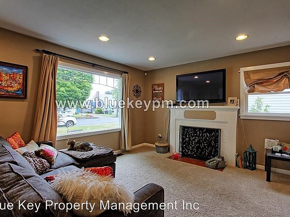 3rd image of 4204 NW Grant St