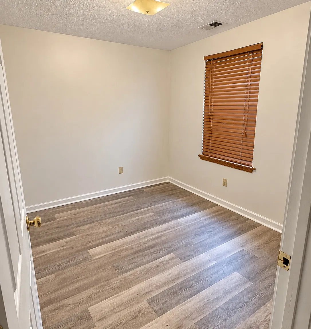 3541 Lochdale Terrace — Photo 4
