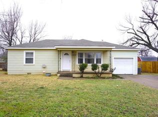 1207 E Rainbow Dr, Perry, OK 73077