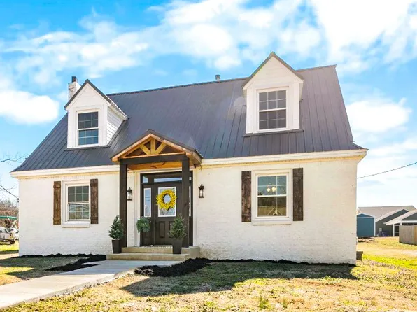 228 E Maple St, Dresden, TN 38225