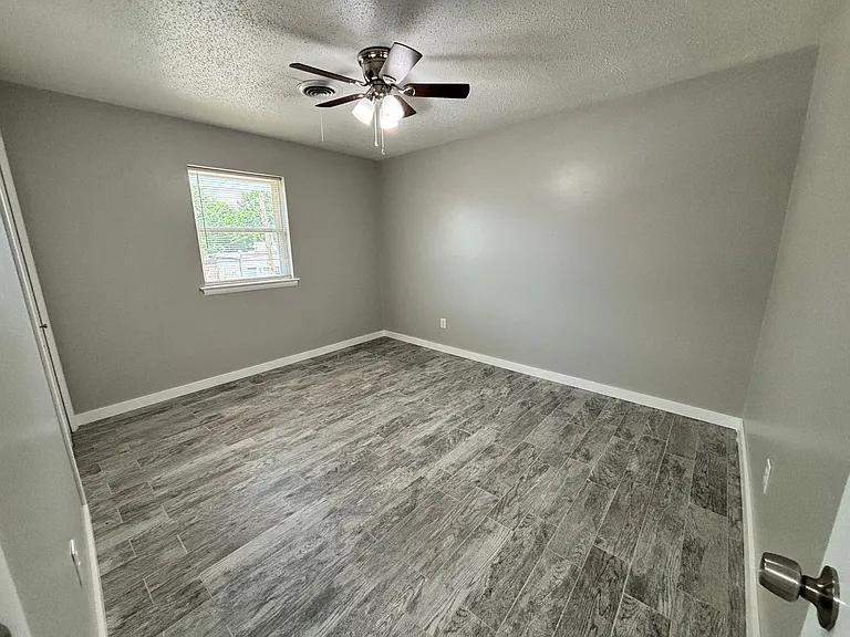 301 N University Dr #12 — Photo 20