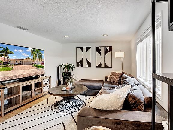 3rd image of 6341 NE 22nd Avenue