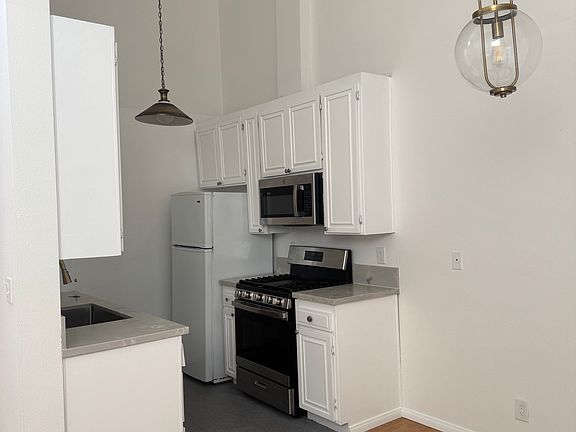 2nd image of 1827 Greenfield Ave