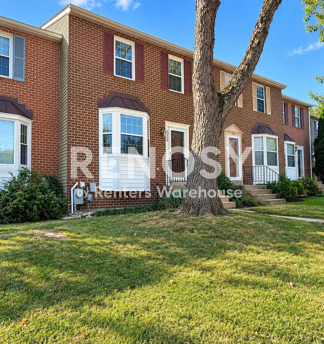 Available NOW - Charming 3 BR 1.5 bath — Photo 1