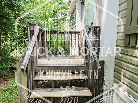 3rd image of 1733 George Whittaker Ln