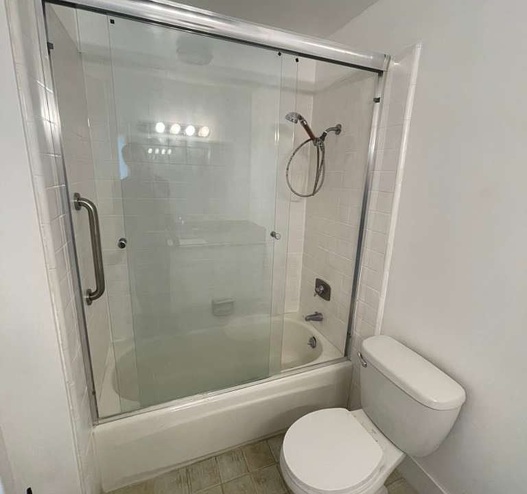1st image of 424 N Palm Dr Unit 204