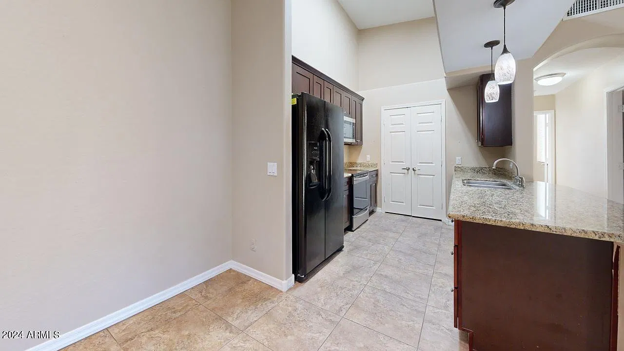 3 bed, 2.0 bath, 1268 sqft, $1,775 — Photo 4