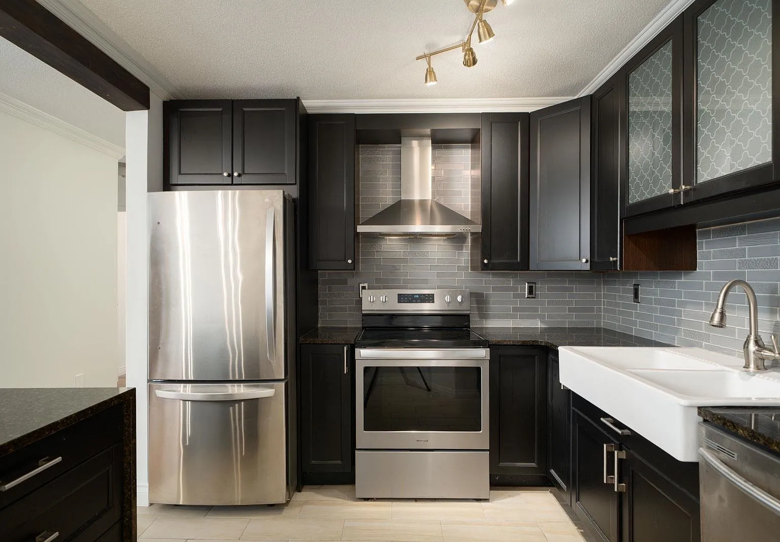 2 bed, 1294 sqft, $3,100 — Photo 1