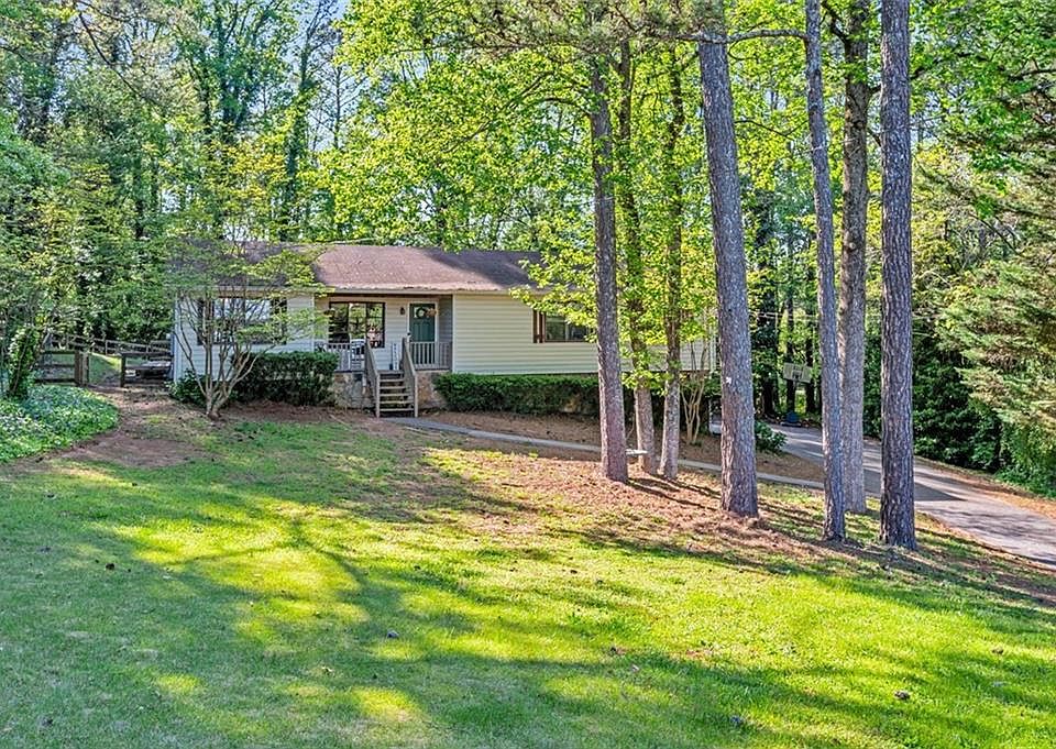 1st image of 313 Summer Ct