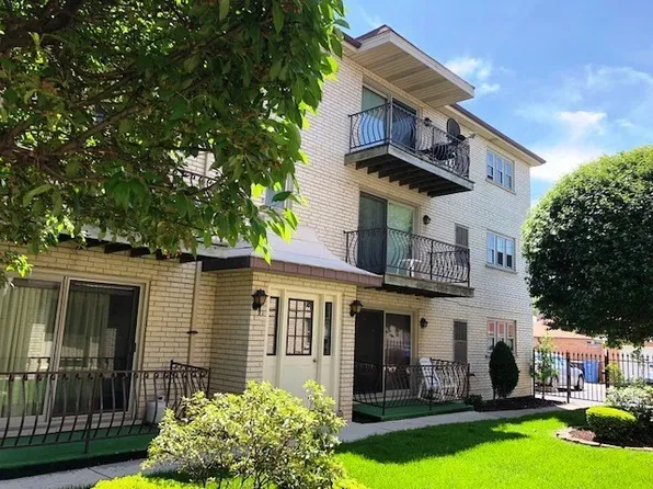 5729 W 63rd St APT 2S, Chicago, IL 60638