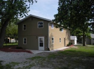 139 W 2nd St, Wood River, IL 62084