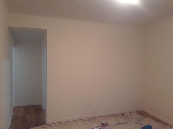 4th image of 87 E 235th St