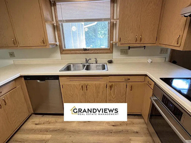 611 Birch St — Photo 6