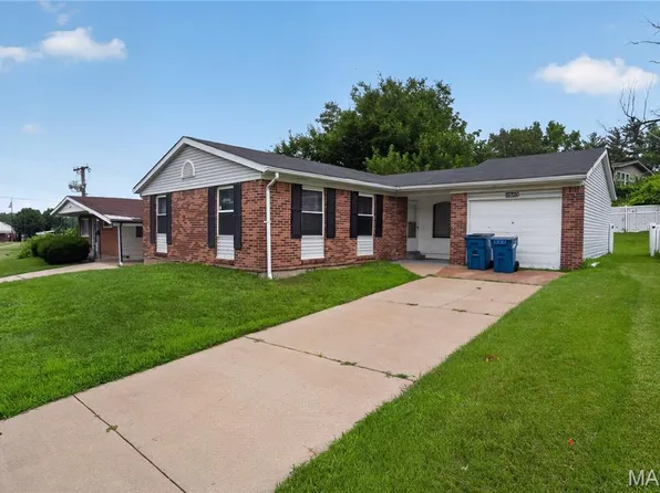 2583 Robley Dr, Saint Louis, MO 63136
