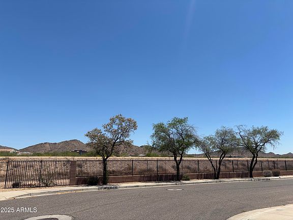 4th image of 2411 W Lucia Dr