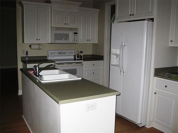 2nd image of 128 Hardwood Forest Dr