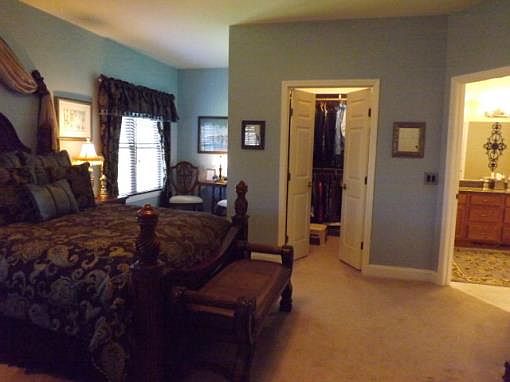 5th image of 68 Regency Ct